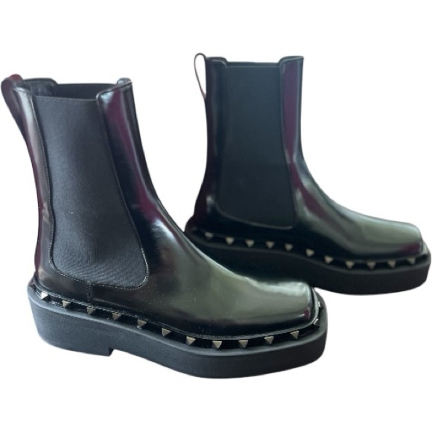 VALENTINO GARAVANI Rockstud M-Way Ankle Boots Women’s 7.5
NIB w/ Duster
