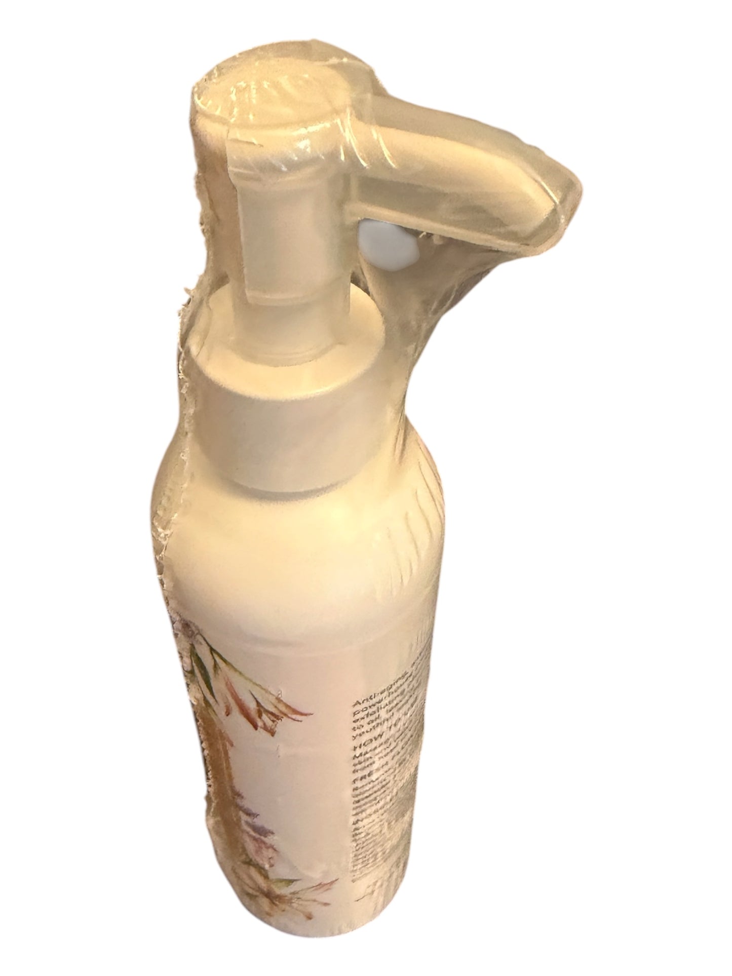 Nakery Beauty Hydra-C Oil-to-Foam Cleanser – Fresh Flowers
8.45 fl oz / 250 mL