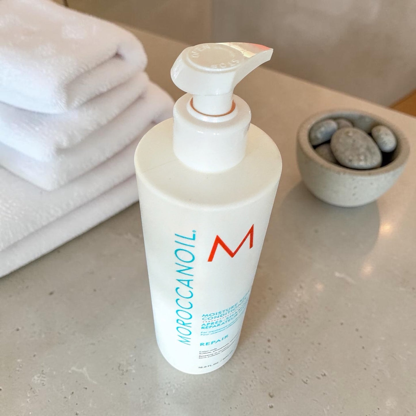 Morroccanoil Moisture Repair Conditioner 16.9 oz 500 mL Repair for Dry Damaged Hair NEW