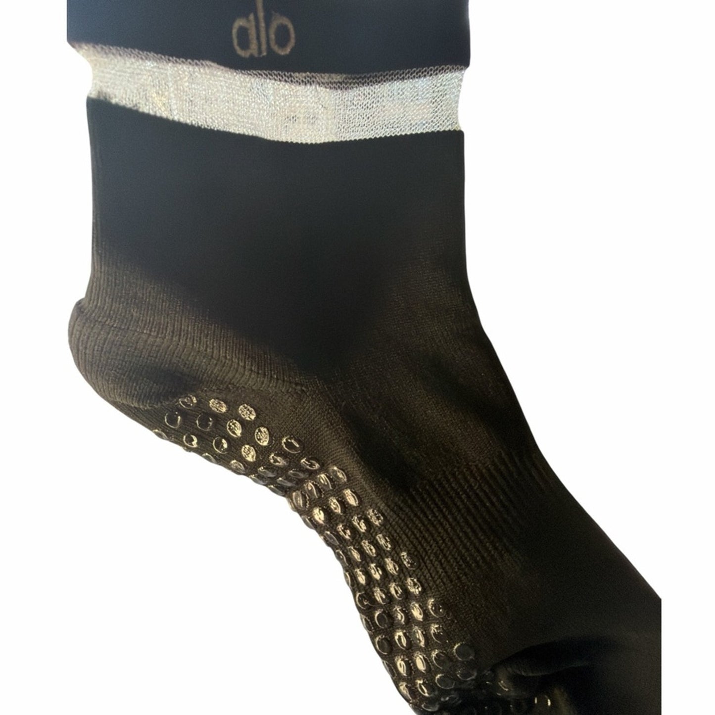 ALO Yoga Black Women's Pulse Grip Athletic Socks Size S/M New