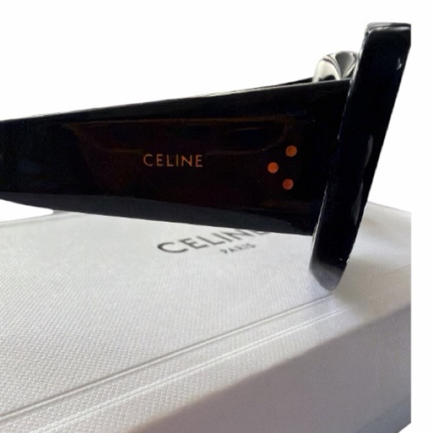 Celine Celine Bold 3 Dots Sunglasses
CL40277| 01A Black / Smoke NWT & Box