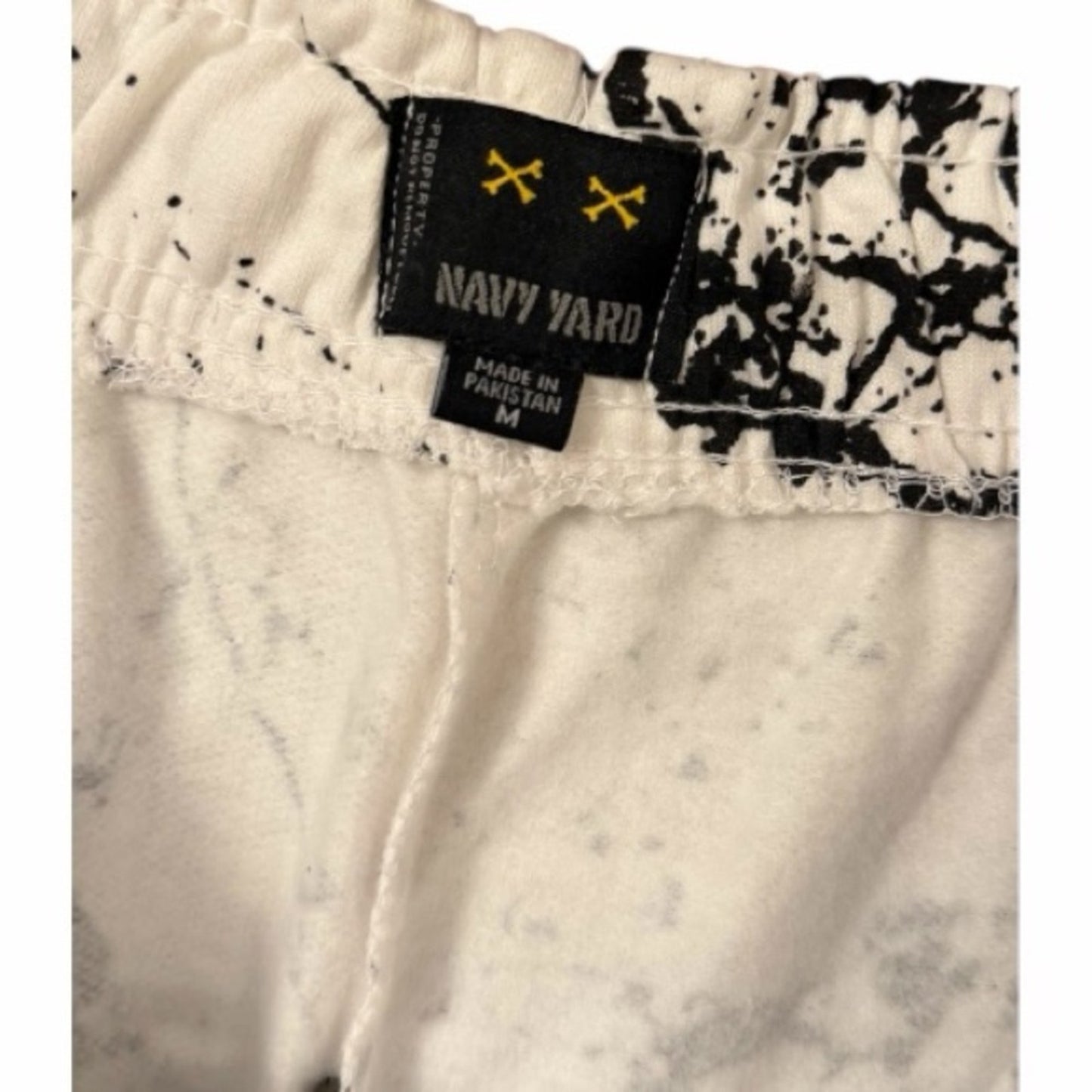 NASA WHITE W/ BLACK PAINT SPATTER - NAVY YARD MEN’s MED JOGGERS-SWEATPANTS NWT