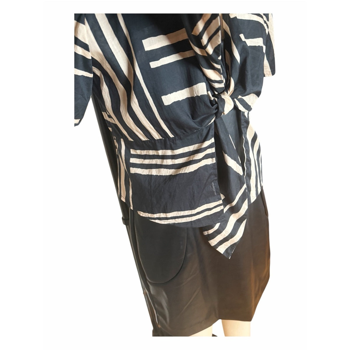 NWT Rails Tia Island Stripe Tie Front Cotton Top Women’s L Cream & Black