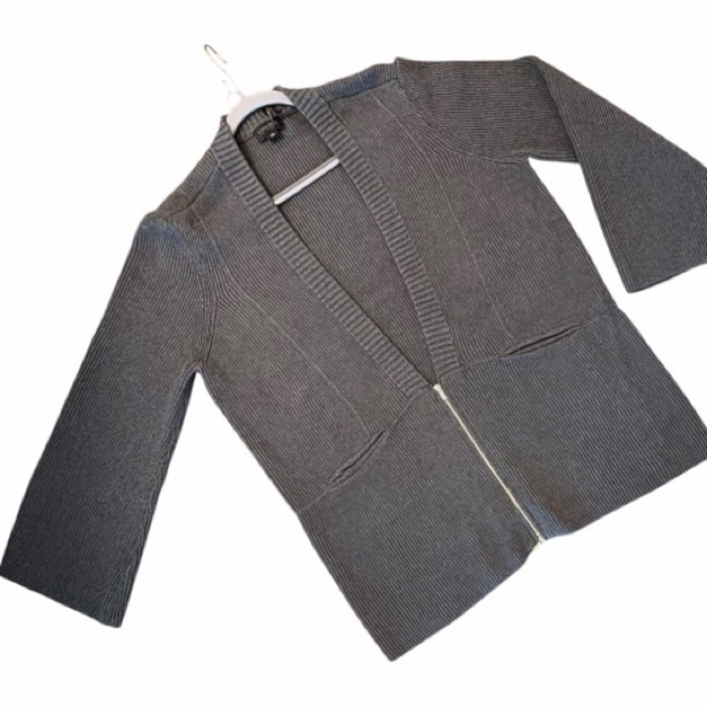 Carlisle Collection V-Neck - 1/2 Zip Gray Cardigan
Bell Sleeves NWT Size XLarge