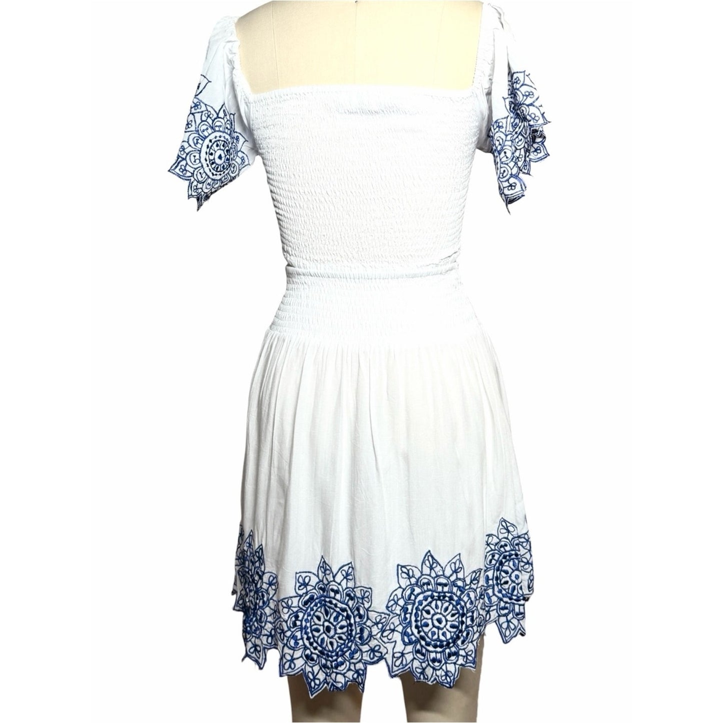 NWT Tiare Hawaii White Blue Embroidered Matching Set Resort Size M (S,M & L)