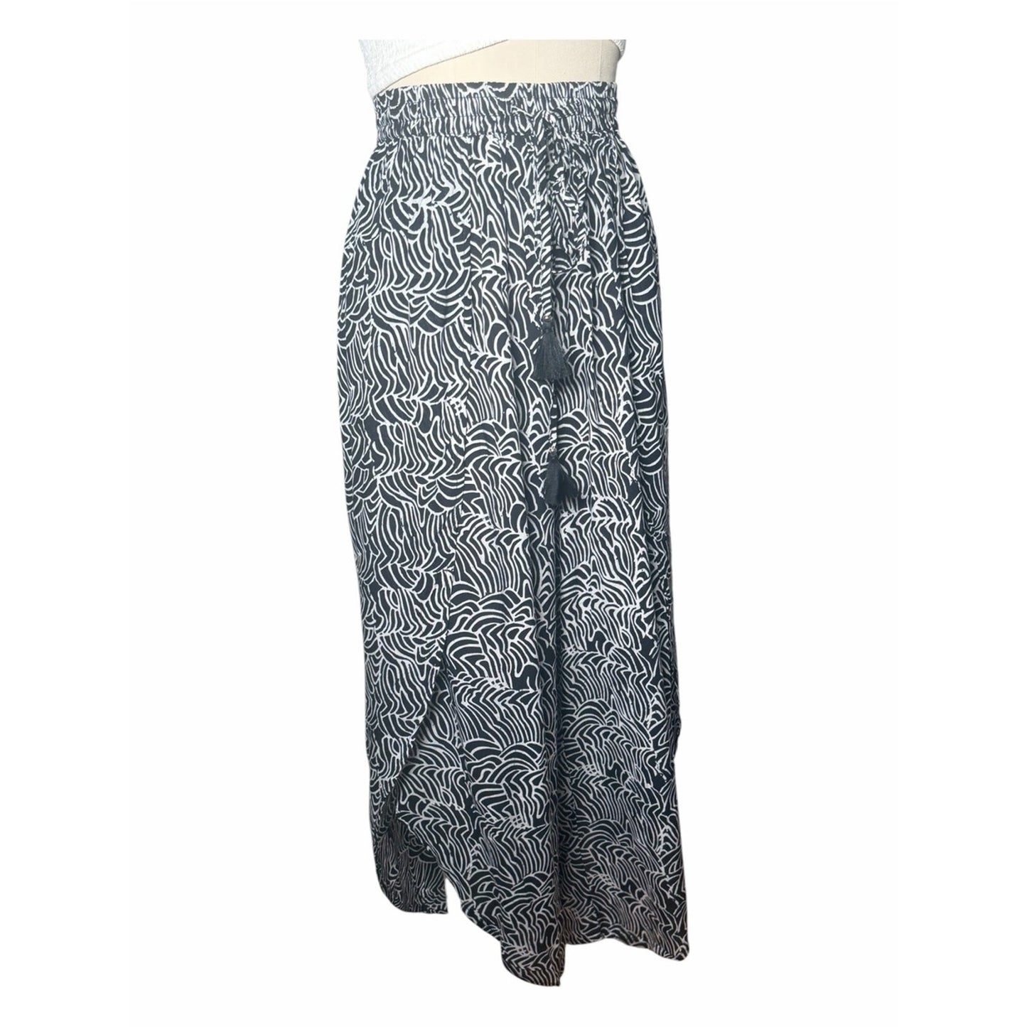 Tiare Hawaii NWT Black & White Resort Pants + Matching Smocked Tube Top Med