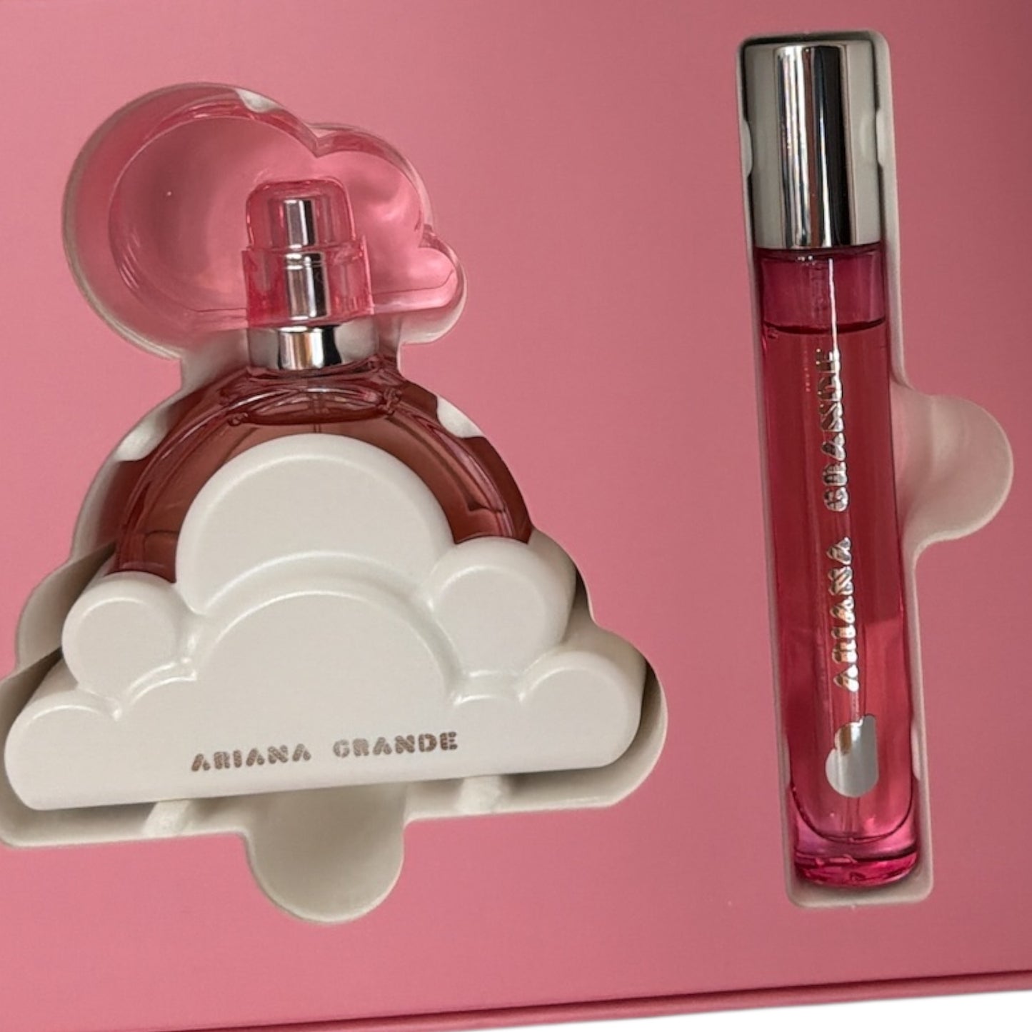 Ariana Grande Cloud Pink Gift Set – Eau de Parfum + Travel Spray (New in Box)