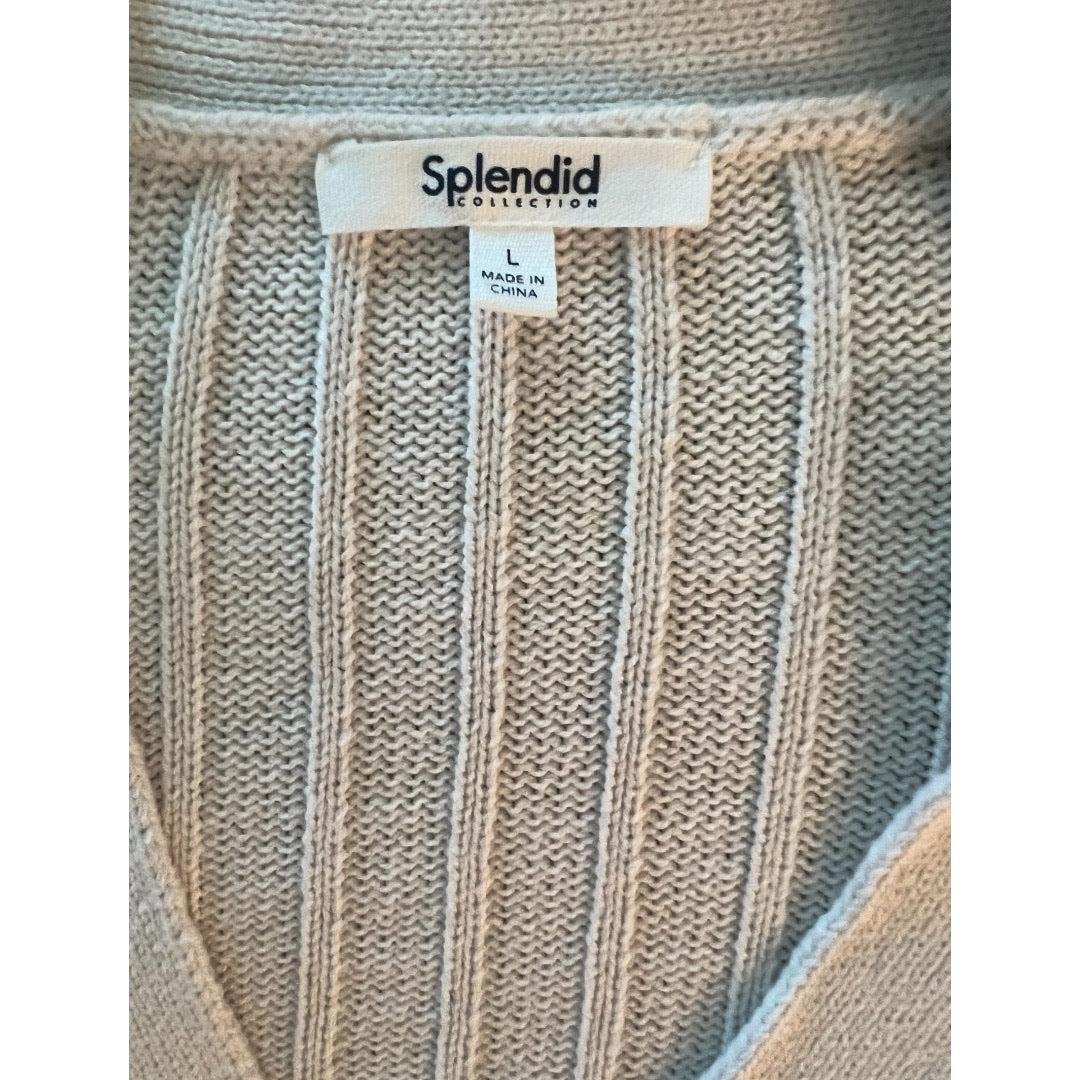 Splendid ivory V-neck cardigan sweater in size large.