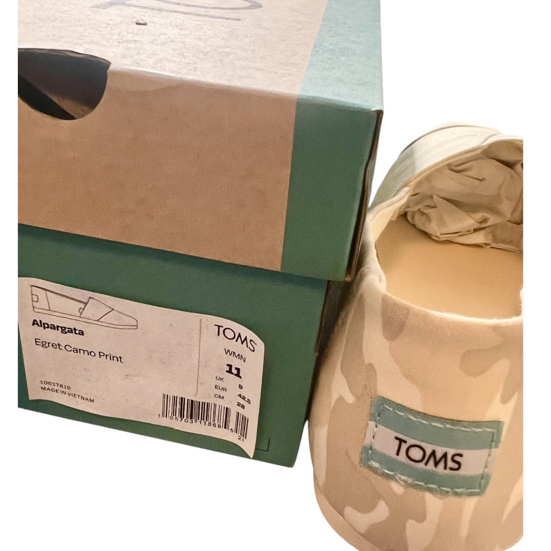 Tom’s Camp flats Women’s 11
New in Box