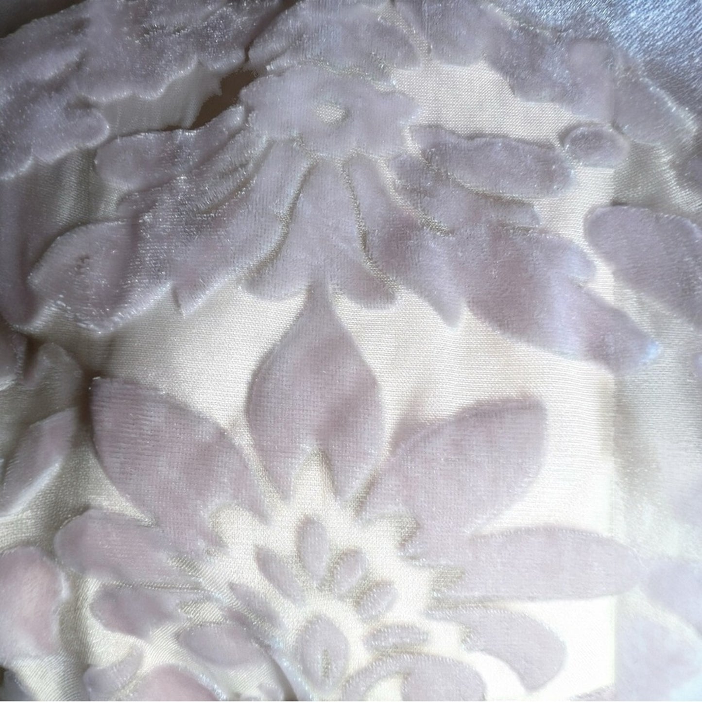 Anthropologie Velvet Embossed Blouse by Yumi Kim “Kiss-and Tell” Size Sm 
NWT