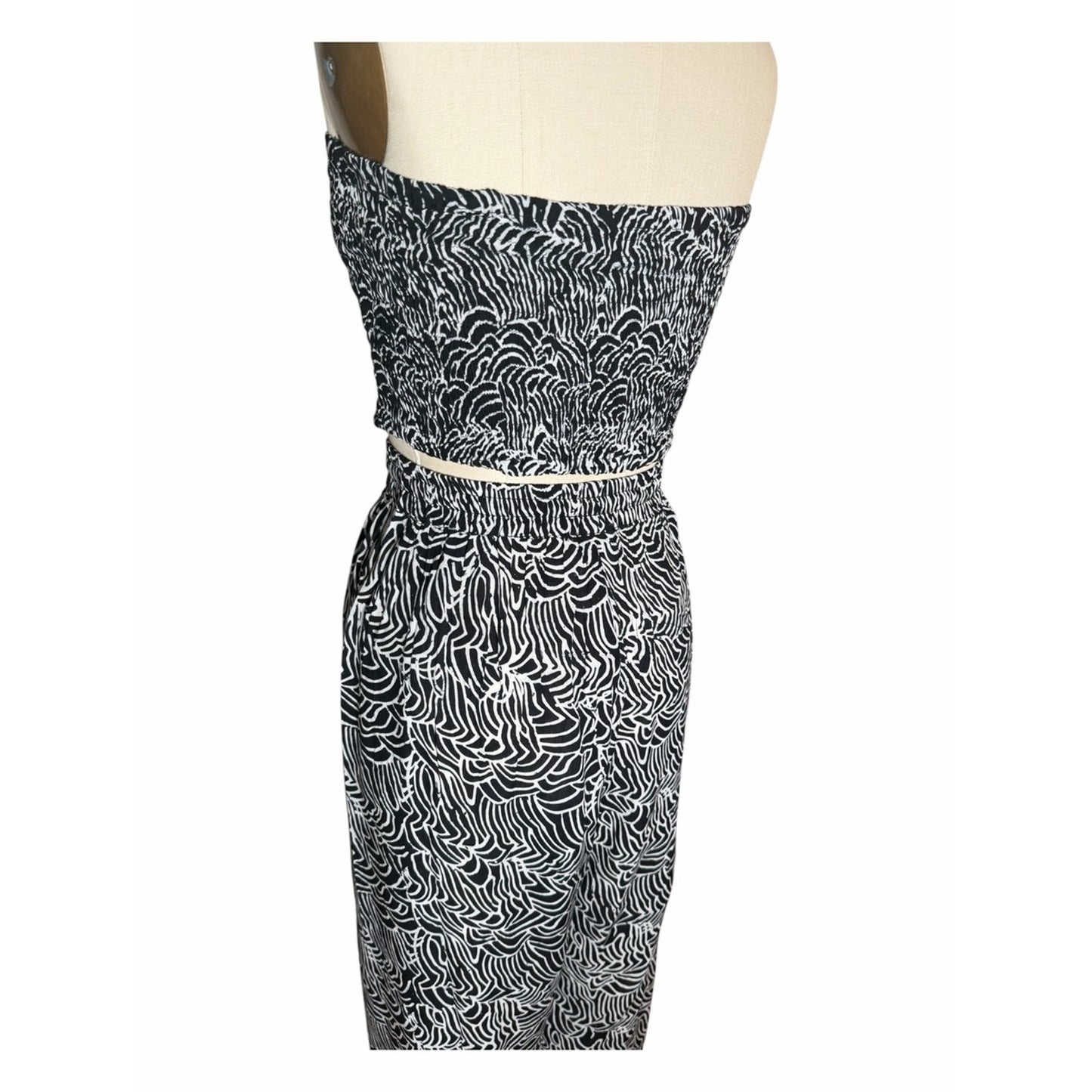 Tiare Hawaii NWT Black & White Resort Pants + Matching Smocked Tube Top Med