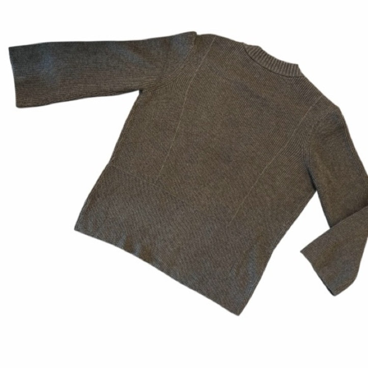 Carlisle Collection V-Neck - 1/2 Zip Gray Cardigan
Bell Sleeves NWT Size XLarge