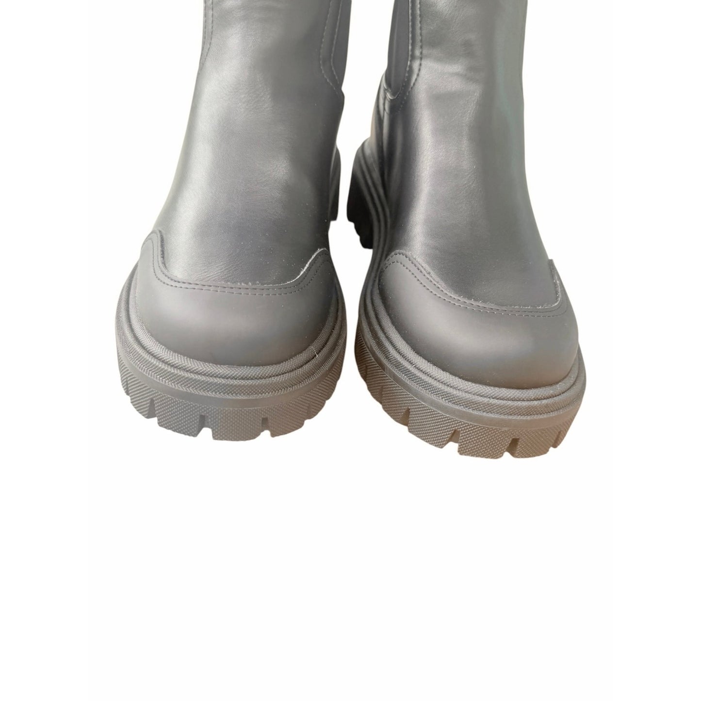 Calvin Klein Jeans KC Remola Chelsea Lug Sole Boots Black NIB Women’s 9M
