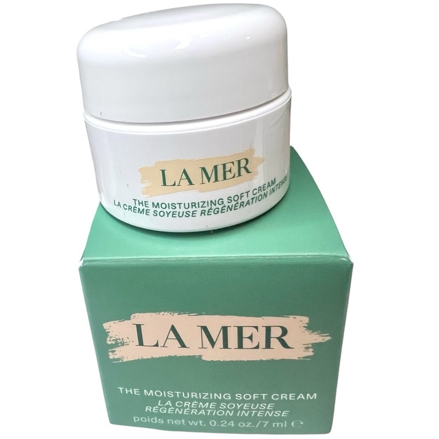 La Mer Moisturizing Soft Cream Bundle. Three .24 oz jars for .74 total oz.
NIB