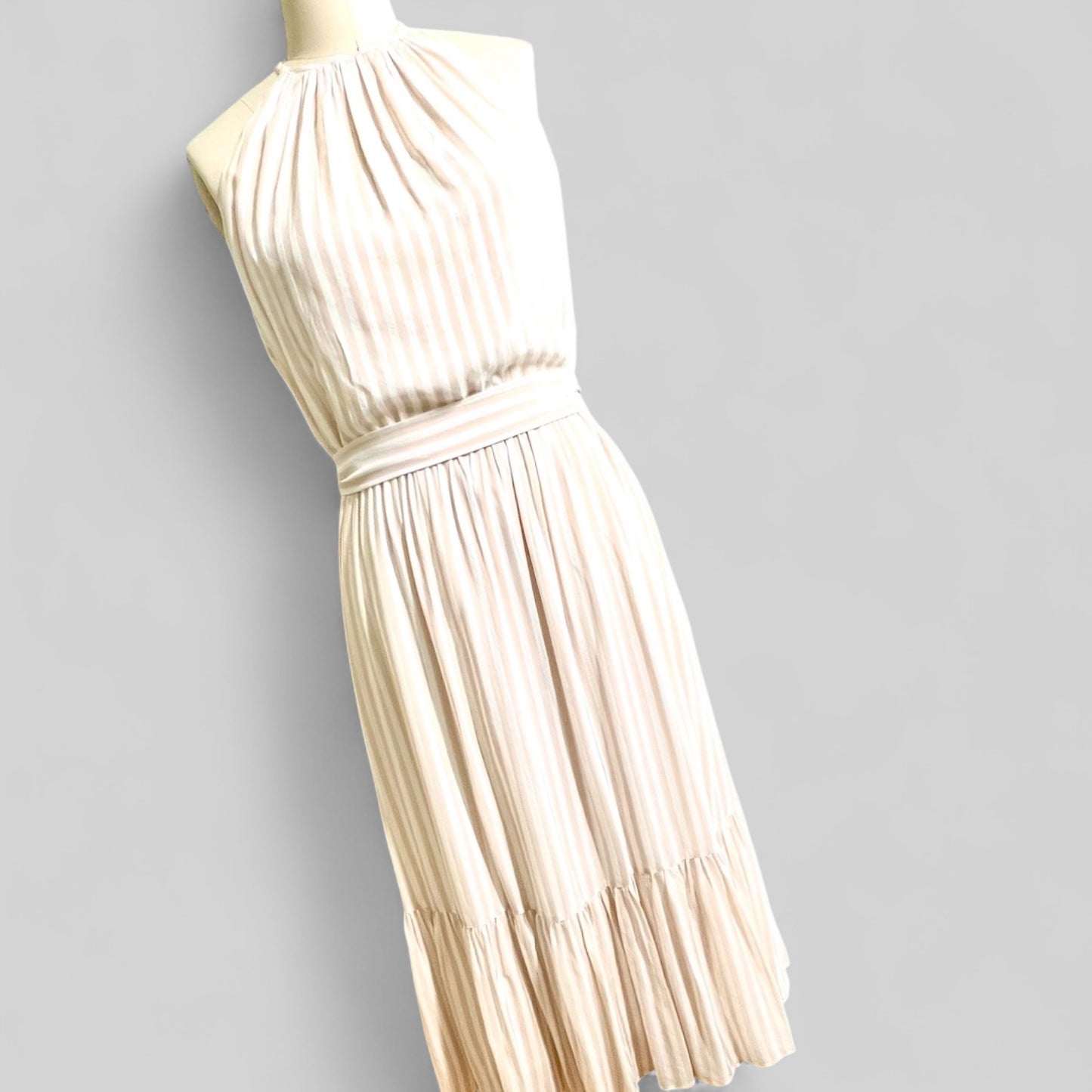Halter midi dress with flattering pleated Skirt