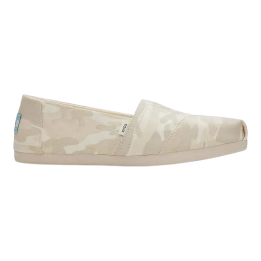Tom’s Camp flats Women’s 11
New in Box