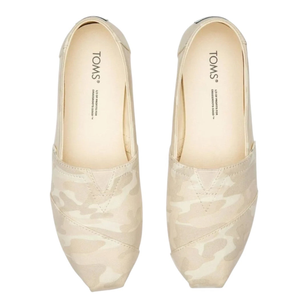 Tom’s Camp flats Women’s 11
New in Box