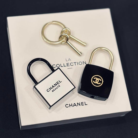 NIB Chanel La Collection Lock and Key Set