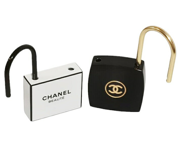 NIB Chanel La Collection Lock and Key Set