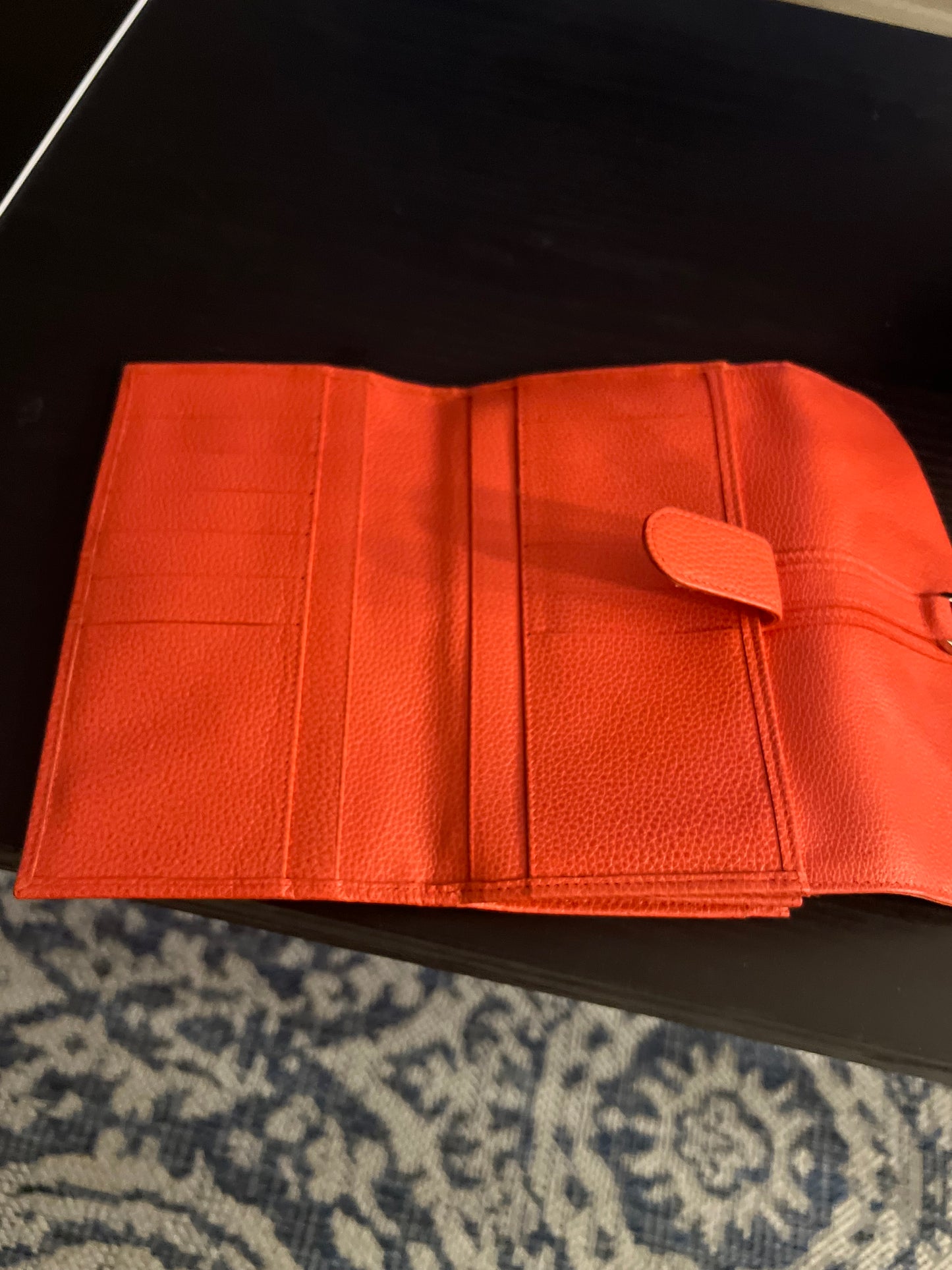 Longchamp leather wallet  - includes box & Authenticity card