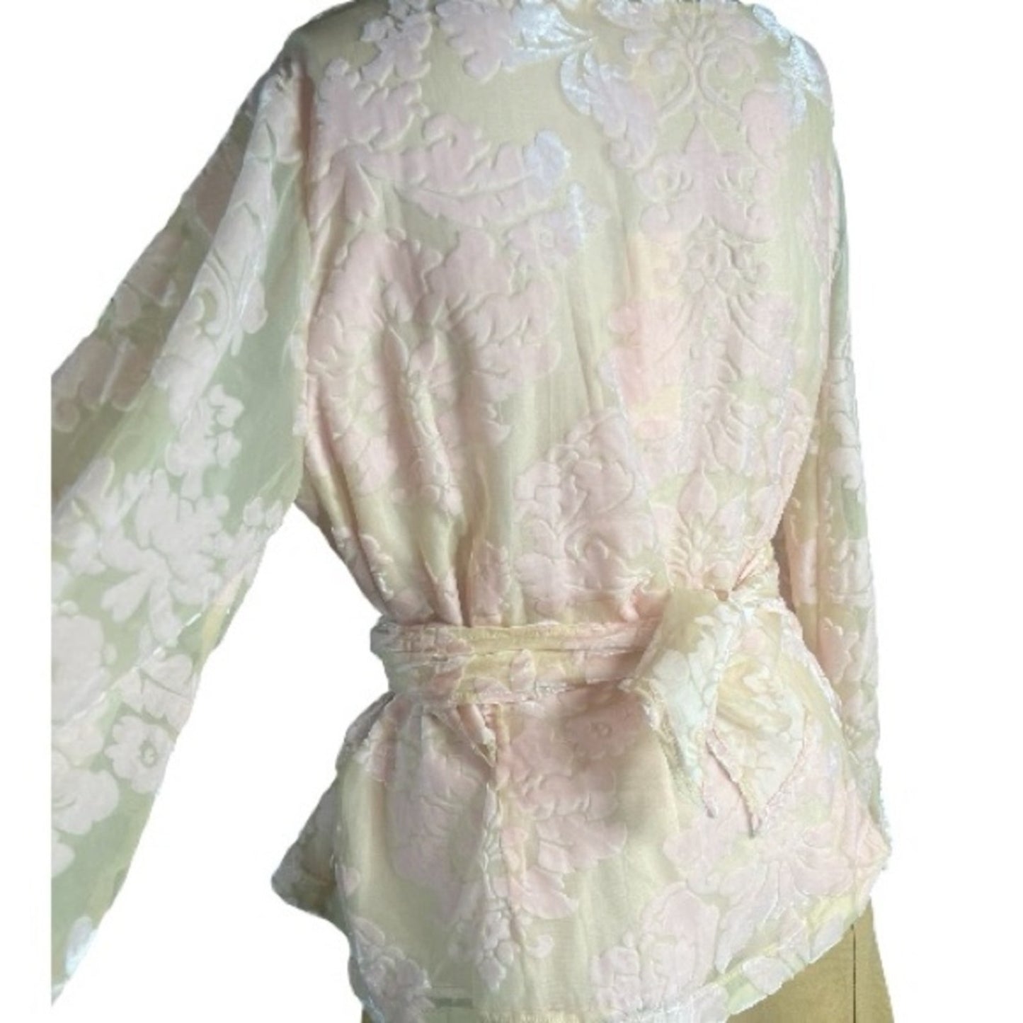 Anthropologie Velvet Embossed Blouse by Yumi Kim “Kiss-and Tell” Size Sm 
NWT