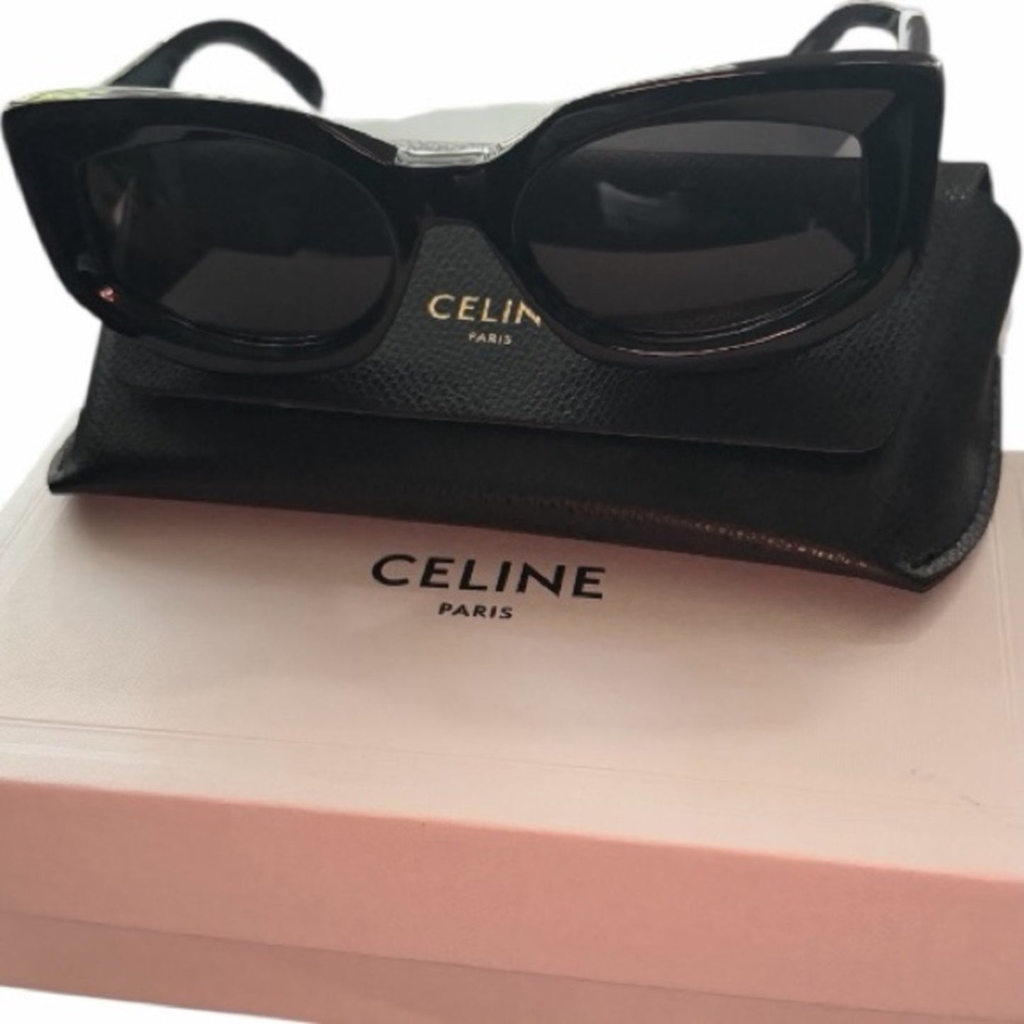 Celine Celine Bold 3 Dots Sunglasses
CL40277| 01A Black / Smoke NWT & Box