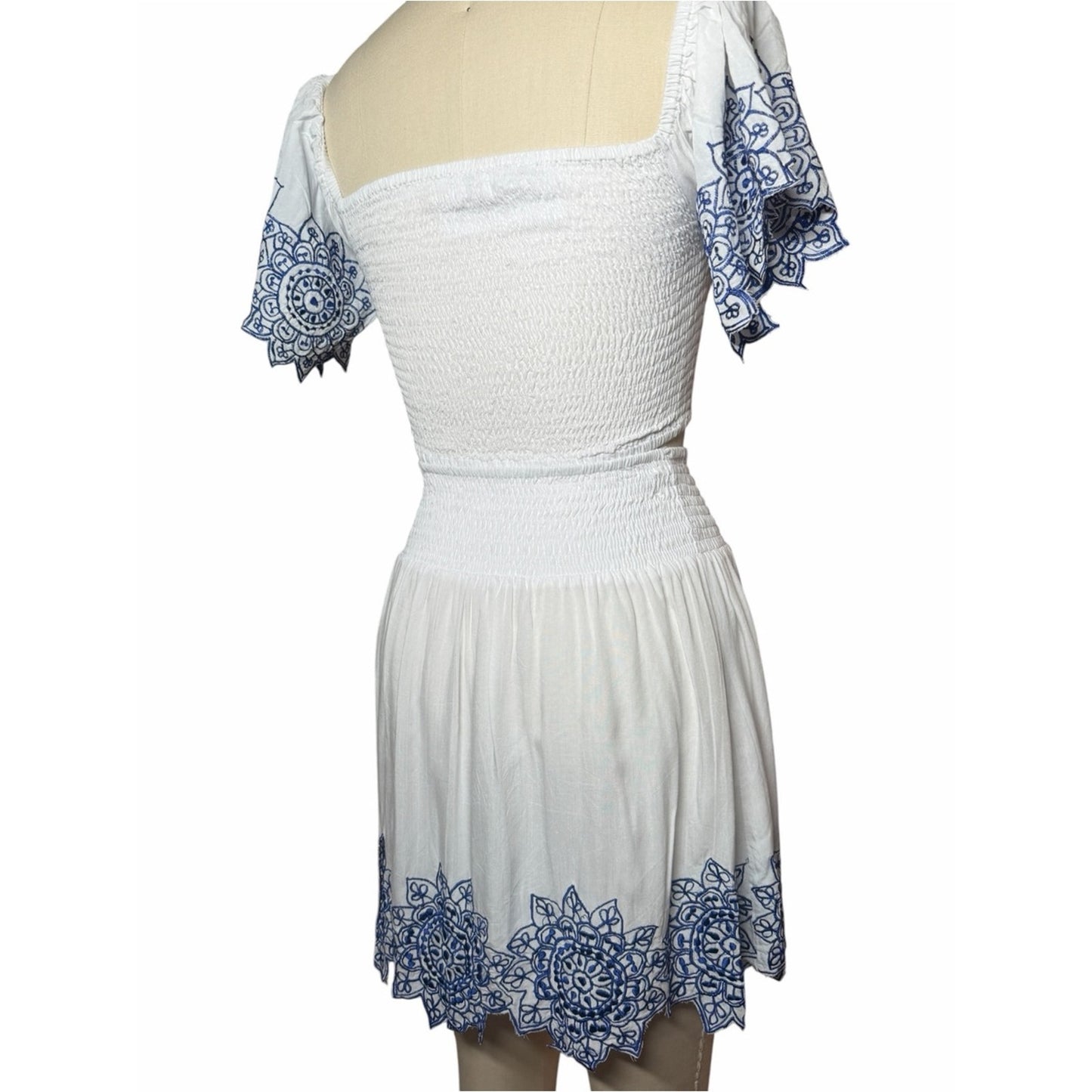 NWT Tiare Hawaii White Blue Embroidered Matching Set Resort Size M (S,M & L)