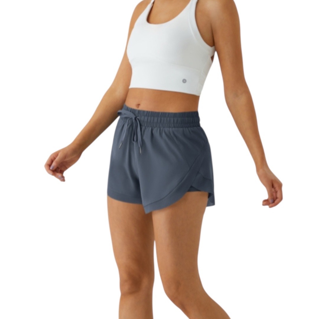 NEW Halara Mid Rise Drawstring Contrast Mesh 2-in-1 Flowy Running Shorts 3"'