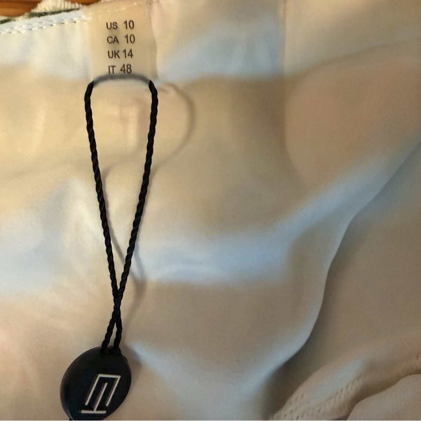 Elie Tahari Romantic Floral Eyelet Peplum Puff Sleeve Designer Top NWT Size 10