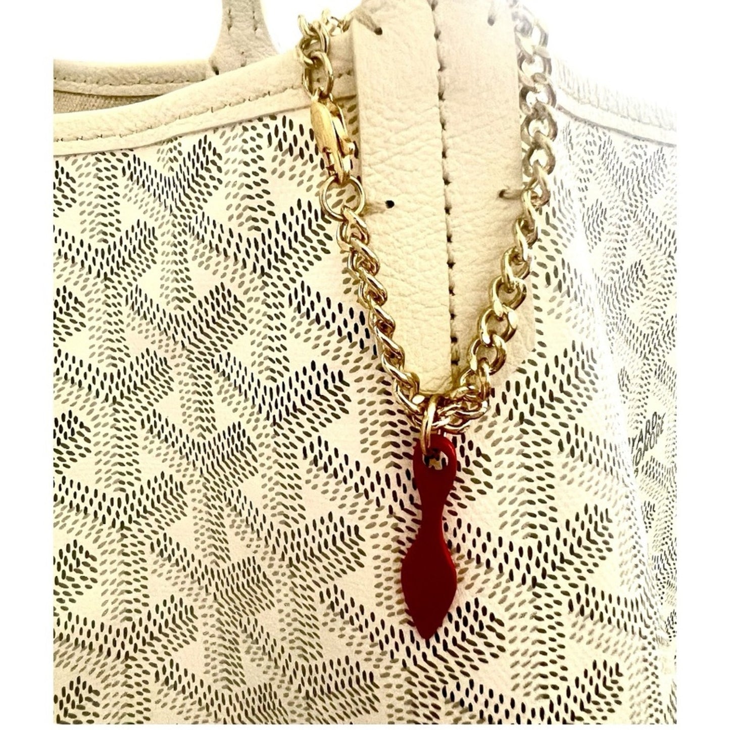 Christian Louboutin Bag Charm / Key Chain
Red Bottom Shoe On Gold Chain
NIB
