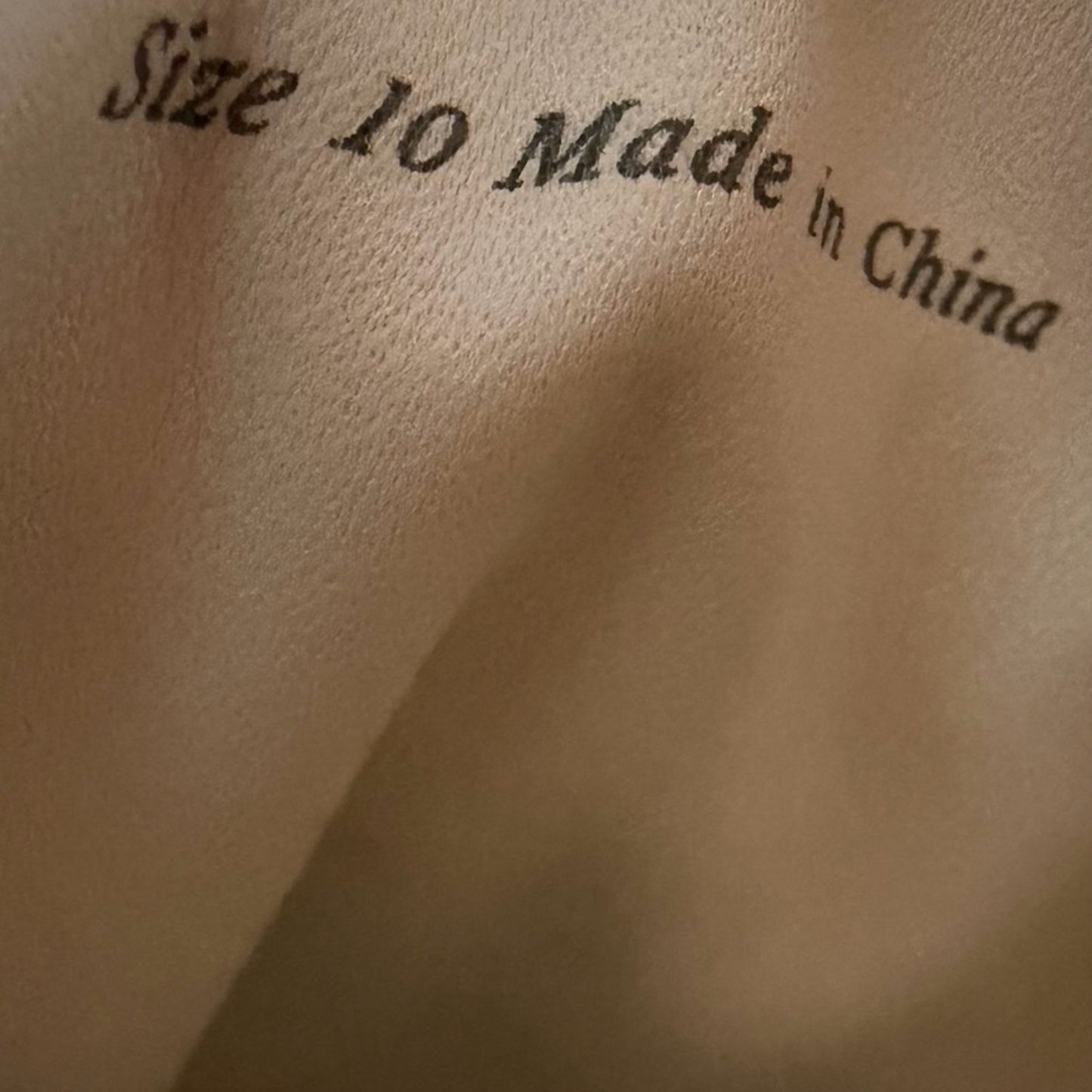 New In Box Dolce Vita Delaney Sneakers – Off-White / Ecru
Women’s Size 10