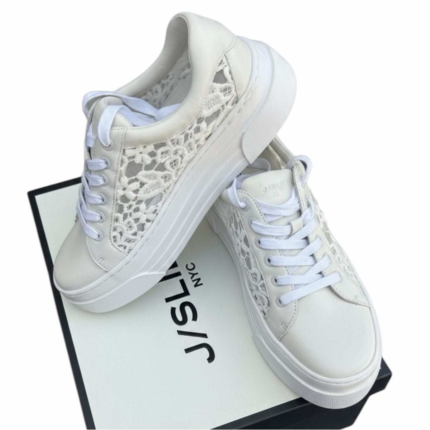 Women's White Lace Fabric & leather Analee Lace Sneaker Size 81/2