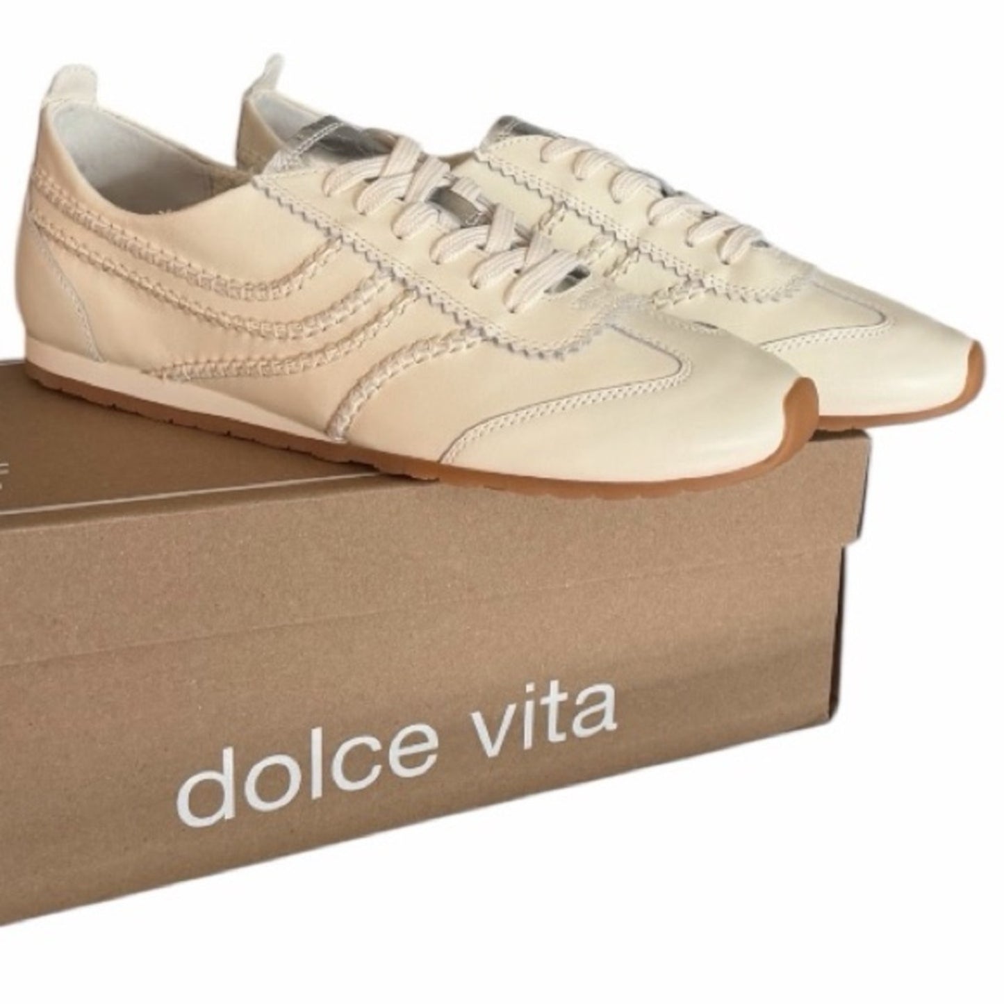 New In Box Dolce Vita Delaney Sneakers – Off-White / Ecru
Women’s Size 10