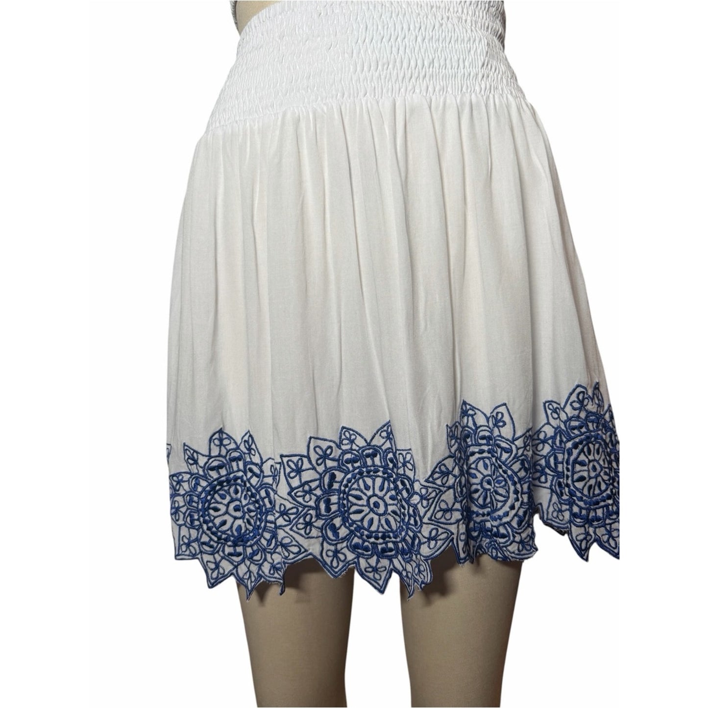 NWT Tiare Hawaii White Blue Embroidered Matching Set Resort Size M (S,M & L)